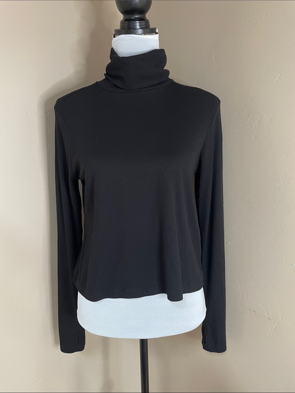 Old Navy Active Women’s Ultralite Ribbed Turtleneck, Black, Size Medium